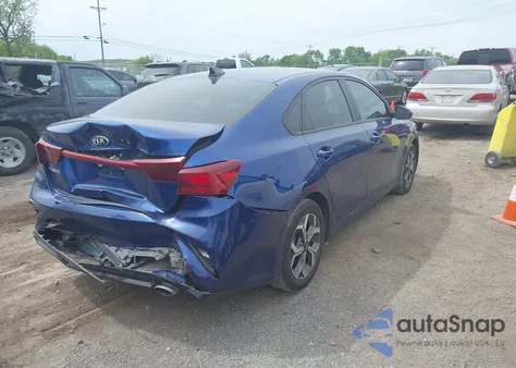 2021 Kia Forte Lxs z USA, uszkodzony, nr VIN 3KPF24ADXME291584